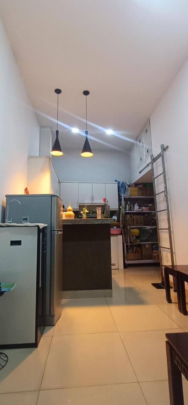Căn hộ chung cư lầu 1, hải 🏘️ thượng lãn ông, p.10, q.5, 4x23m, 2pn. giá 3,3 tỷ tl