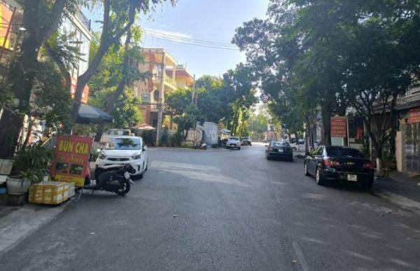 Chủ cần bán Nhà mặt phố 90m²
