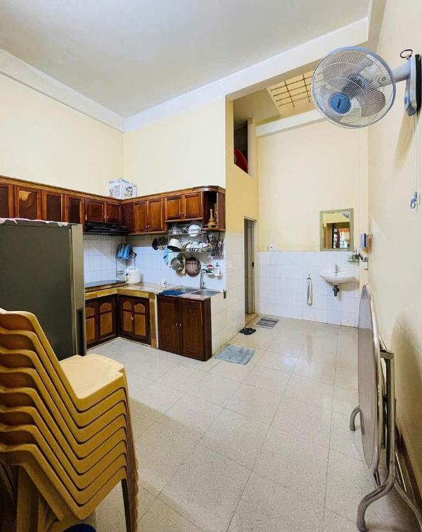 Chủ cần bán Nhà mặt phố 80m²