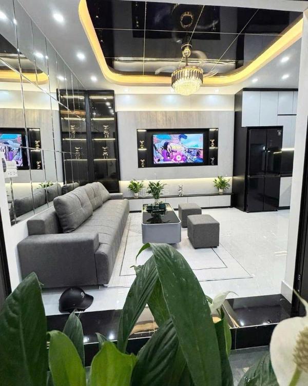 Hiếm nhà 4 tầng- 30m2- ô 🌊 tô đỗ cửa- trung tâm trần khát chân- 6.48 tỷ