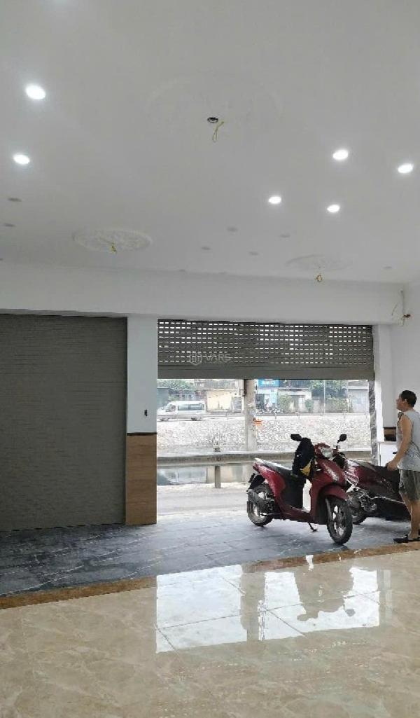Bán nhà mặt phố bờ sông tựu liệt, dt 👍 90 m2, 4 tầng thang máy, ở & kd luôn