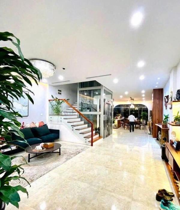 Nhà liền kề tổng cục 5,5 tầng hiện đại ô tô 🏡 vào nhà an ninh tốt sổ đỏ chính chủ