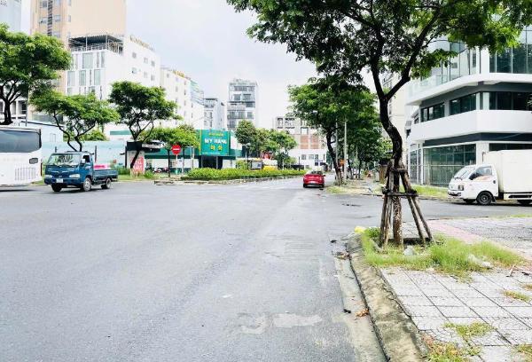 Chủ cần bán Nhà mặt phố 465m²