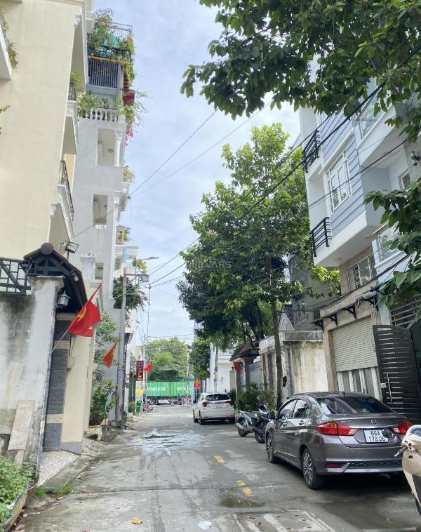 Bán Nhà mặt phố 61m²