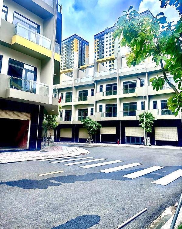 Nhà 4 tầng cạnh ga metro khu an ninh dân trí cao sổ riêng nh hỗ trợ 🏘️ 70