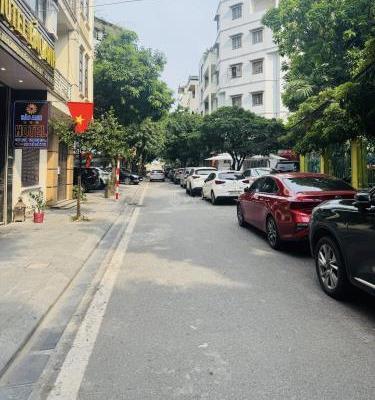 Cần bán Nhà trong hẻm 90m²