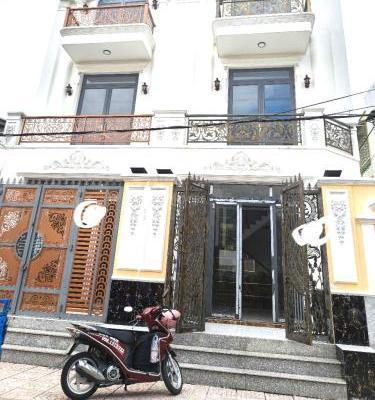 Bán Nhà trong hẻm 200m²