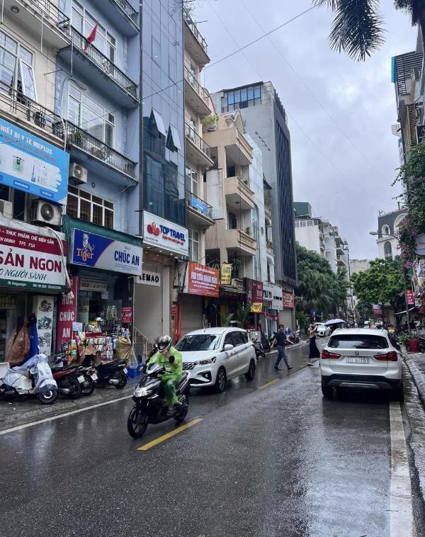 Bán nhà mặt 🏡 phố hoàng ngân 98m2, nhà 8 tầng, kinh doanh đỉnh, 68 tỷ