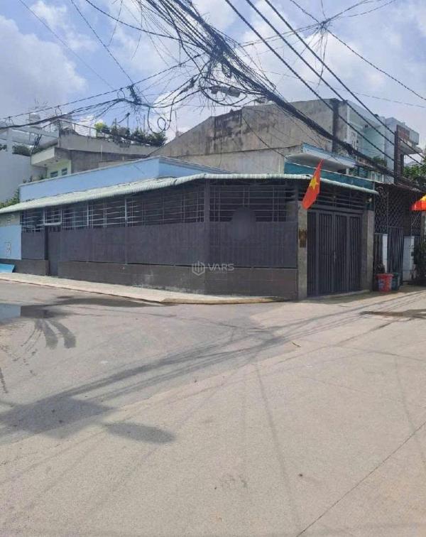 Bán Nhà mặt phố 140m²