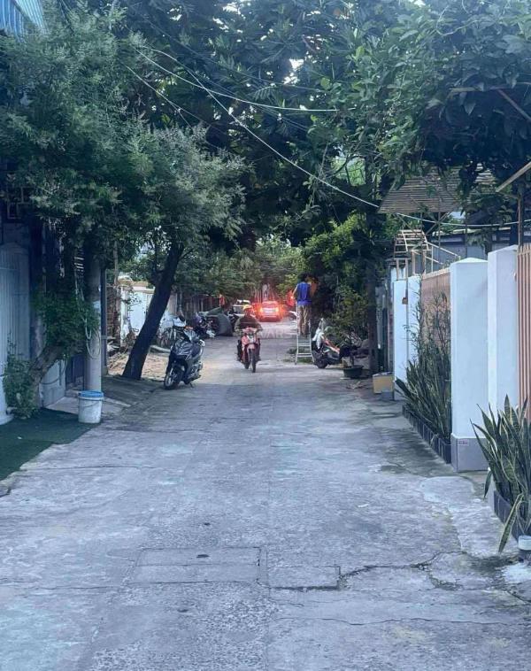 Bán Nhà trong hẻm 175m²