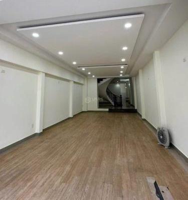 Chủ cho thuê Nhà mặt phố 160m²