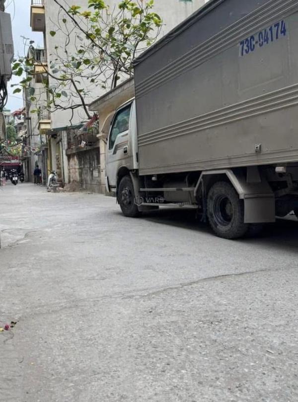 Nhà mới 🏣 đẹp, ngõ to như phố, 2 ô tô tránh nhau, nhà 2 thoáng, gần mặt phố