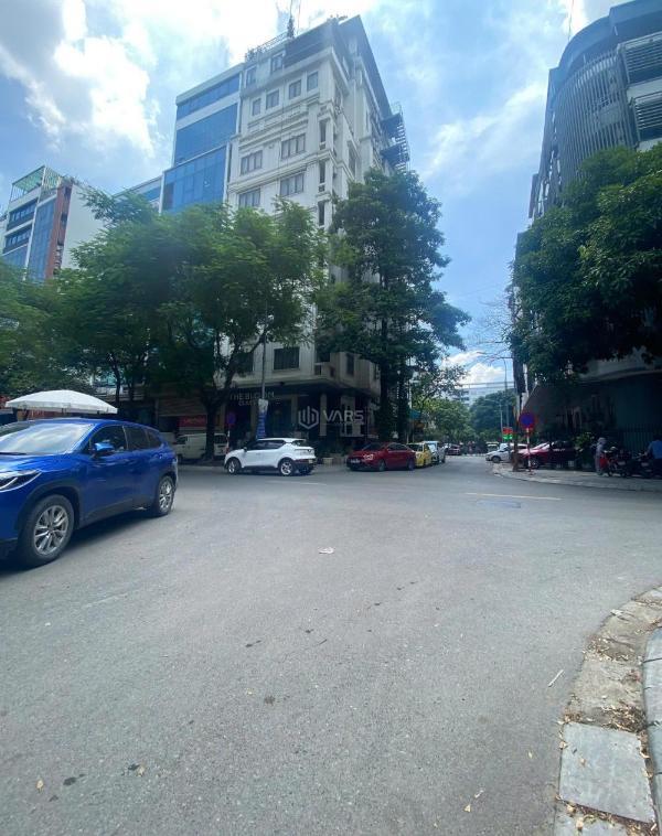 Bán tòa văn phòng mặt phố 7 tầng thông sàn 🏤 có hầm lô góc 2 mặt tiền 210m2