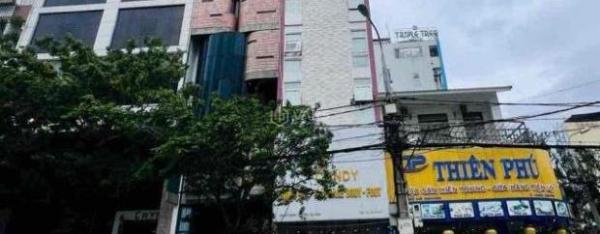 Chủ cần bán Nhà mặt phố 107m²