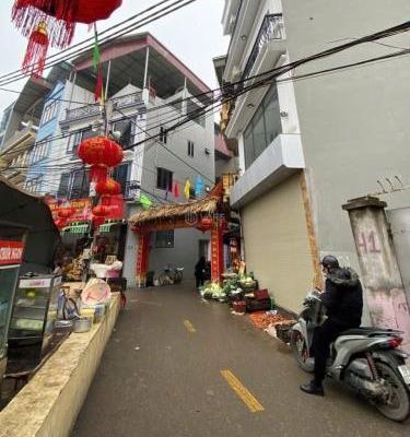 BÁN NHÀ 35M X 5 TẦNG 🔥 CÓ THANG MÁY – NGÕ Ô TÔ – VIEW HỒ – MẶT CHỢ CỘNG HÒA, THANH TRÌ – GIÁ