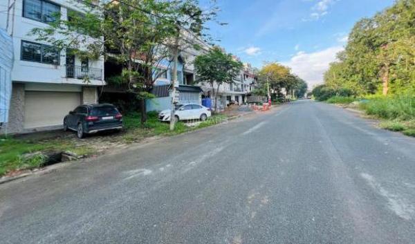 BÁN CĂN NHÀ PHỐ 3 LẦU 🆘 MẶT TIỀN ĐƯỜNG KDC TÂN ĐỨC - SHR 125M2 - CÔNG CHỨNG NGAY