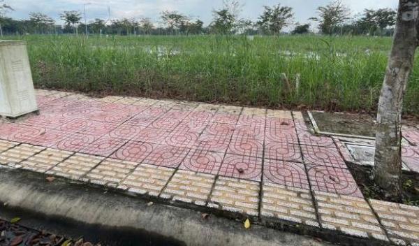 Bán Gấp 2 Lô Đất Ngay Dự Án THE 🏢 DIAMOND CITY Shr , Giá 1 Tỷ 638Triệu , DT 5X18 = 90m2