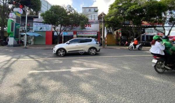 Cần bán Nhà mặt phố 240m²