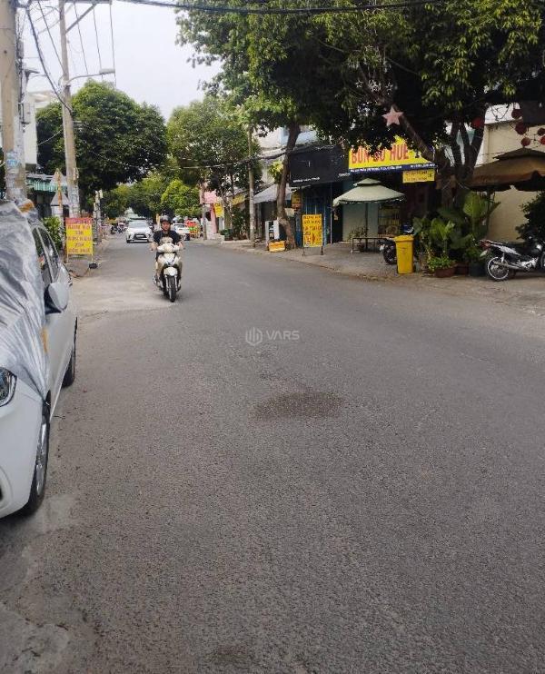 Bán nhà phạm văn bạch, tân bình, gần sân bay, 100m2, hxh, giá 🏚️ chỉ 7x tỷ