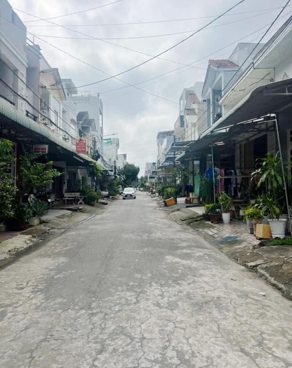 Chủ cần bán Nhà mặt phố 102m²