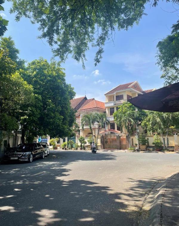 Biệt thự siêu vip 🏘️ giá tốt sát trần nãoan khánh,tp.thủ đức dt:20x30cn:582m2