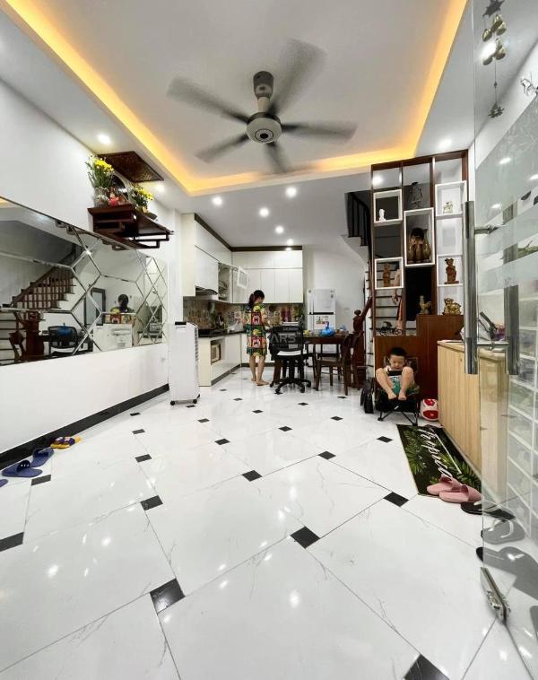 Cần bán Nhà trong hẻm 32m²