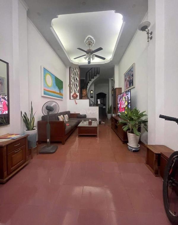 Bán Nhà mặt phố 69m²