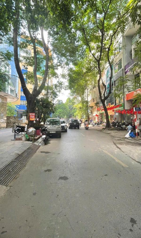 Bán 🏚️ chdv trung kính dt 72m, 5 tầng, mt 6.8m, ô tô qua nhà, dt 65tr/th, 13.8 tỷ