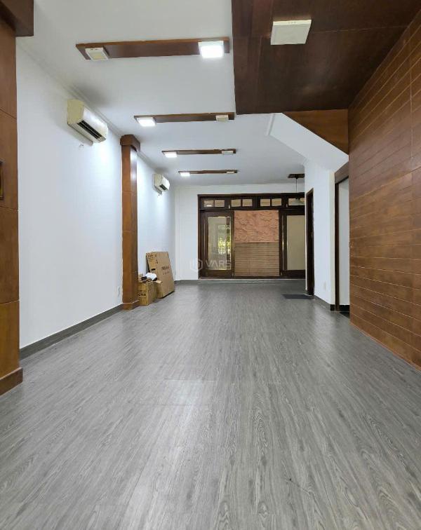 Cho thuê Nhà mặt phố 100m²