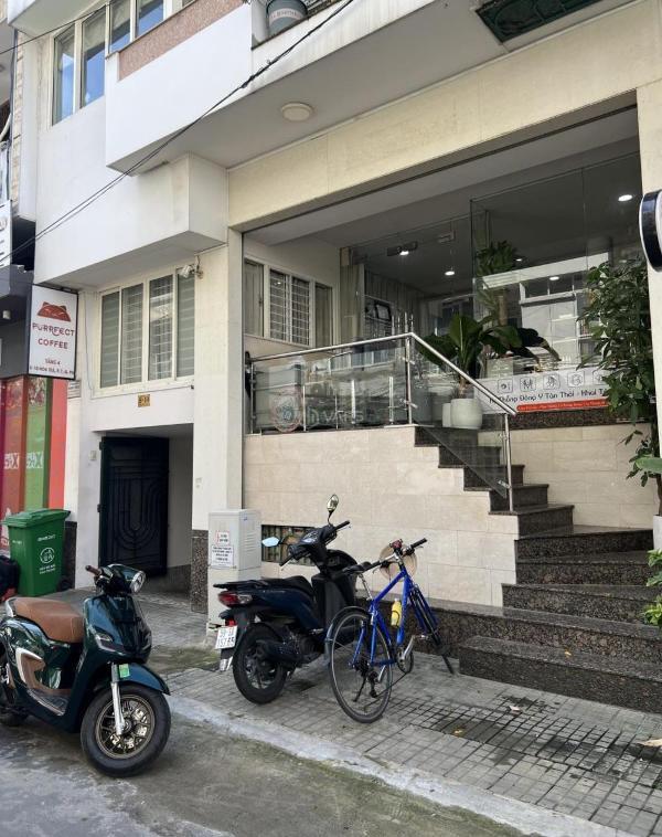 Cần bán Nhà mặt phố 128m²