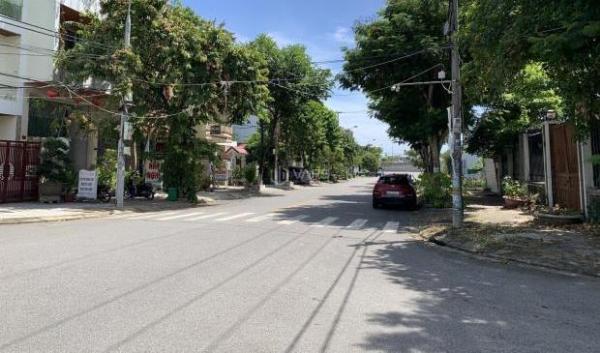 Chủ cần bán Nhà mặt phố 100m²