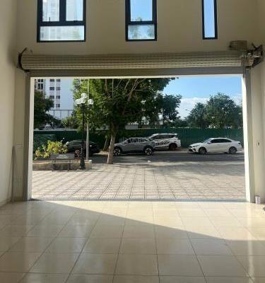 shophouse. hướng tây bắc. 🏣 mặt tiền đẹp vỉa hè rộng rãi. khu dân cư đông đúc