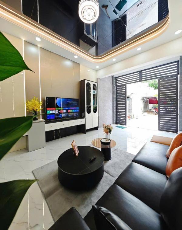 Chủ cần bán Nhà mặt phố 142m²