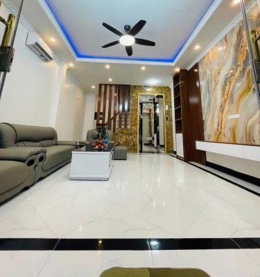 Chính Chủ Bán 🏠 Nhà Cầu Giấy 38m2 6 Tầng Thang Máy Xây Mới Ô Tô Đỗ Cổng Hơn 10 Tỷ