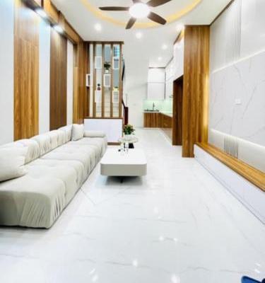 BÁN 🏣 NHÀ BẰNG B - LINH ĐÀM 5 TẦNG MT 4M Ô TÔ ĐỖ CỔNG 6.8 TỶ