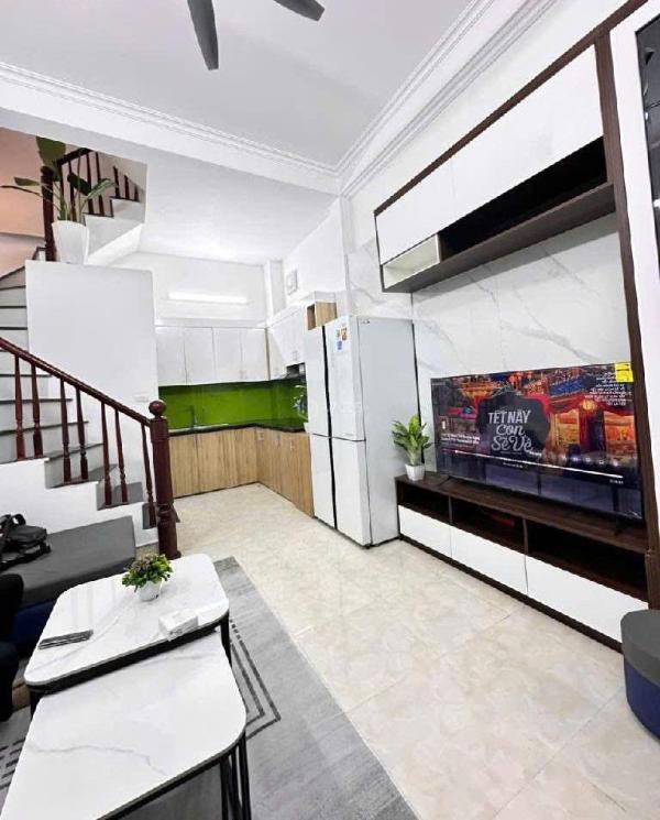 Chủ 👍 nhà cần bán nhà hoàng quốc việt 55m2, chỉ hơn 9 tỷ