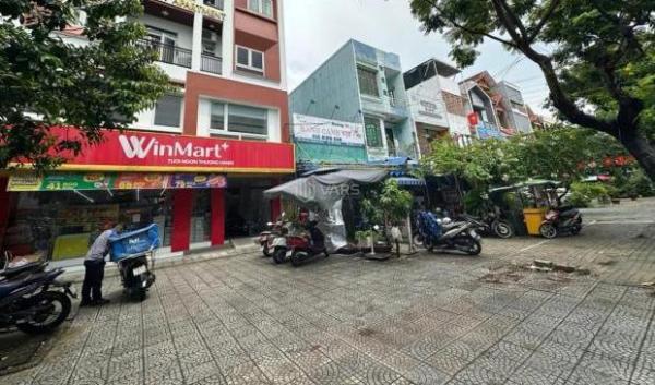 Bán Nhà mặt phố 71m²