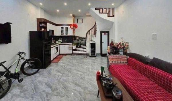 Bán nhà Nguyễn Khánh Toàn- 33m x 5T-20m ô tô tránh-MT4,8m- giá 🏠 chào 7,34 tỷ