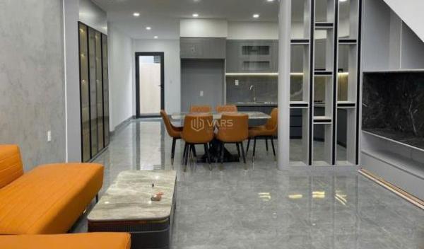 Chủ cần bán Nhà trong hẻm 200m²