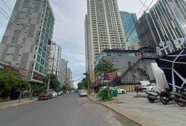 Bán Nhà mặt phố 120m²