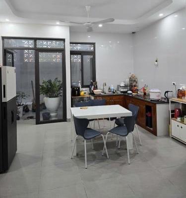 Chủ cần bán Nhà trong hẻm 100m²