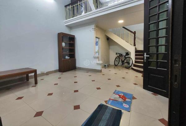 Cho thuê nhà nguyên căn đường đê la thành, ba đình, nhà đẹp, 30m ra 🏚️ phố