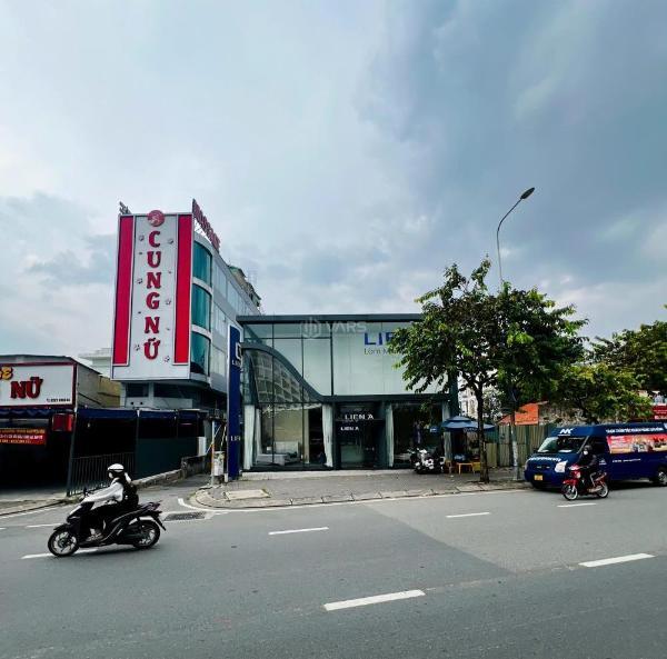 Cần bán Nhà mặt phố 609m²