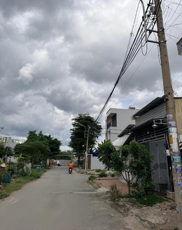 Bán nhà 2 🌊 tầng mặt tiền đường 970 phú hữu quận 9 giá chỉ 3,99 tỷ