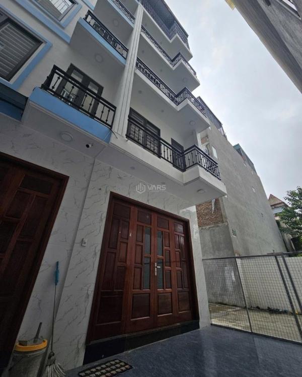 Bán nhà phúc đồng,long 🏡 biên 5 tầng,42m,mt4m gần oto nhỉnh 7 tỷ