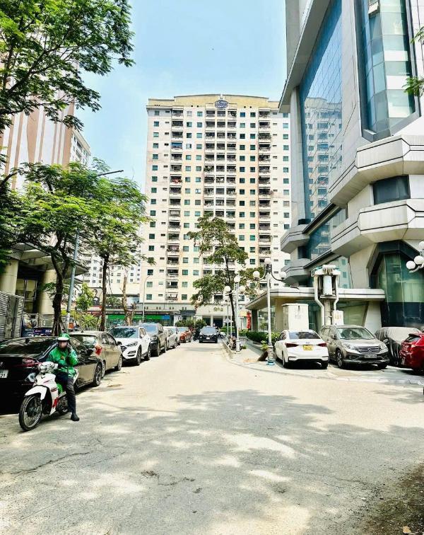 Lô đất tuyệt đẹp phố lê văn lương, lô góc 🏣 2 mặt tiền, 330m làm vp, ks siêu vip