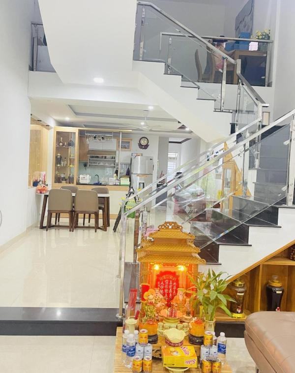 Mặt tiền đường 7m5 thông 🏚️ thoáng