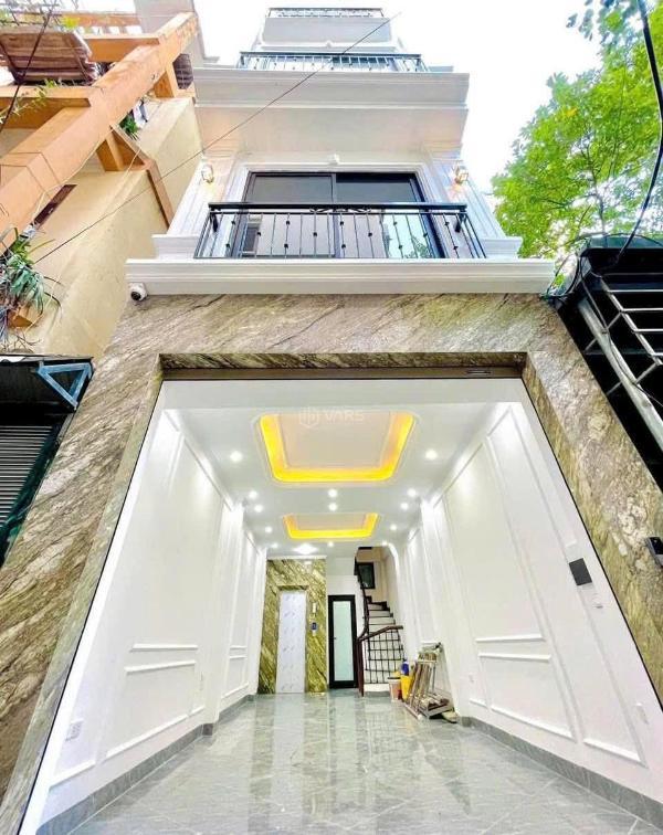 🏡 bán nhà cổ 🏤 nhuế 6 tầng thang máy chỉ nhỉnh 9 tỷ 📍 vị trí cực đẹp, chỉ v