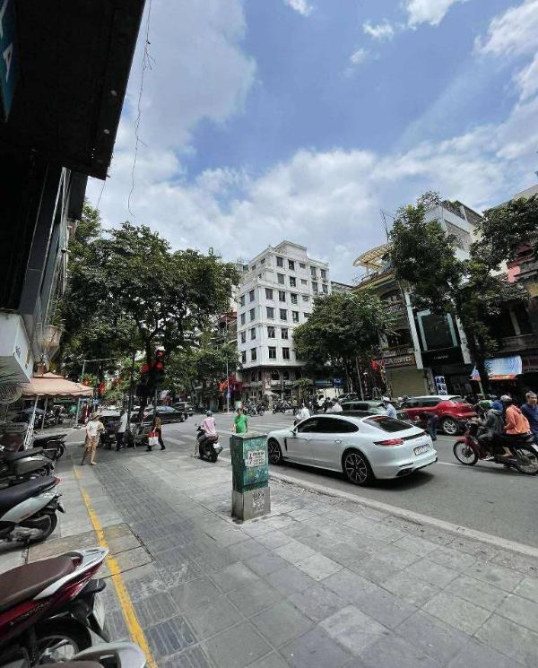 Bán tòa nhà mặt phố 🏠 huế, hai bà trưng 132m², 6 tầng thang máy cho thuê ổn định