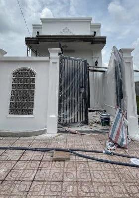 Bán Nhà mặt phố 90m²